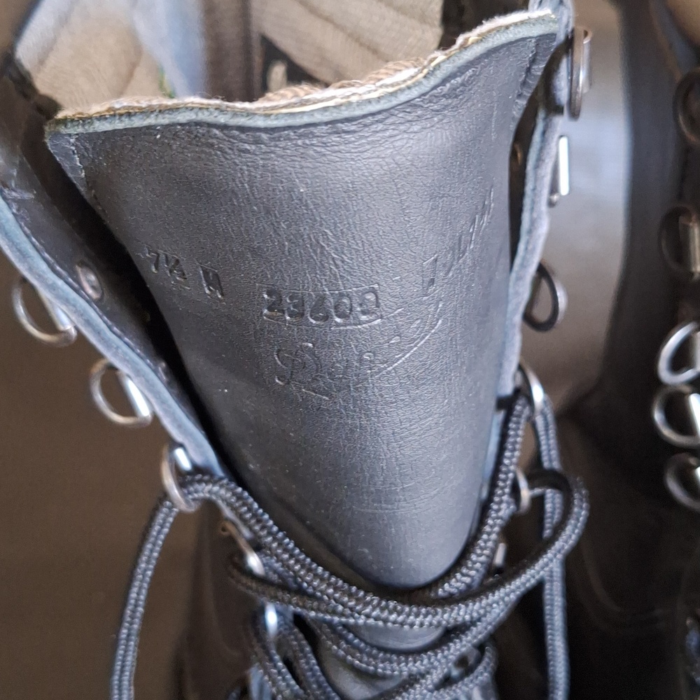 Danner Acadia Boots A Classic USA Made A Full Grain Leather Steel Toe Size 7 1/2 - Picture 6 of 11